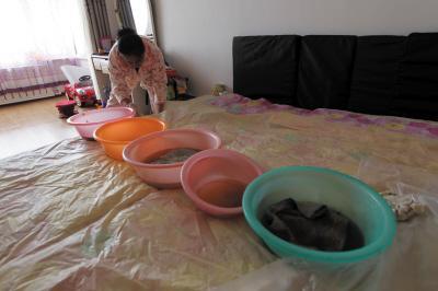 汤阴楼上漏水，住户失联，小区没物管，业主维权难！律师来支招……